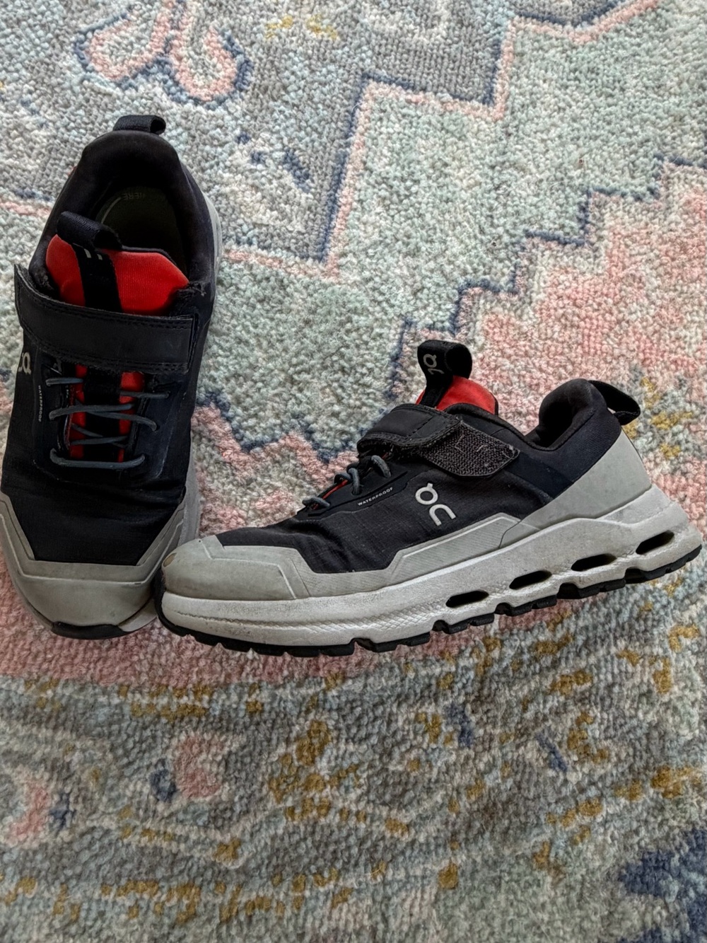 On Running Boys Black and Gray Shoes